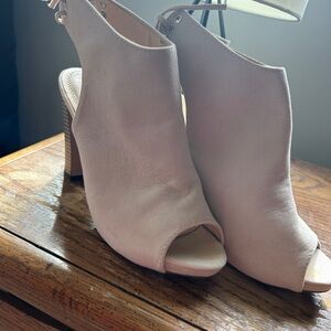 Women's Peep-Toe Heeled Sandals - Cream